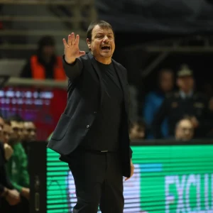 Ξέσπασε στη συνέντευξη Τύπου ο Αταμάν μετά το ΠΑΟΚ-Παναθηναϊκός: Κάποιοι παίκτες κατέστρεψαν το σύστημά μας, είναι αργά για αλλαγές