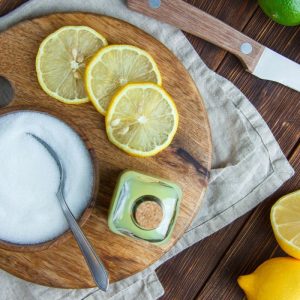 Αναμειγνύουμε αλάτι, λεμόνι και απορρυπαντικό: Σε τι χρησιμεύει και γιατί συνιστάται