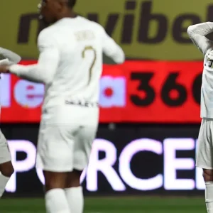 Ντέμης Νικολαΐδης για το Άρης – ΑΕΚ: Αγκωνιά στον Γιόβιτς στην ισοφάριση, δεν μπορώ να καταλάβω γιατί ακυρώθηκε το γκολ του Ντουντού