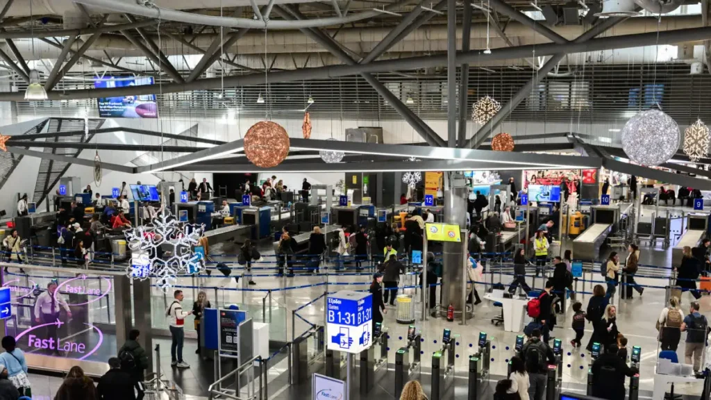 Το παρασκήνιο της "παραίτησης" στην ΥΠΑ: Οι παραλείψεις που έφεραν το μπλακ άουτ και η επόμενη μέρα