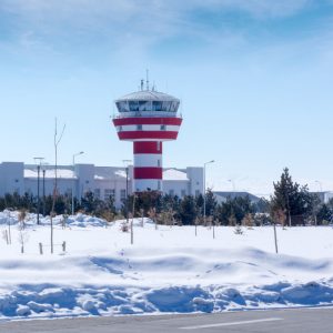 Παραλύουν τα αεροδρόμια σε Βιέννη, Πράγα και Μπρατισλάβα: Χιόνια και παγετός ακυρώνουν πτήσεις