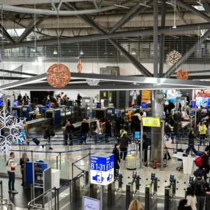 Μπλακ άουτ στο FIR Αθηνών: Ποιος θα πληρώσει για τις καθυστερήσεις και τις ματαιώσεις πτήσεων