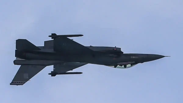 «Ενοχλημένη» η Τουρκία από την άφιξη του «Κίμωνα»: Αεροσκάφη της έκαναν 3 παραβιάσεις στο Αιγαίο