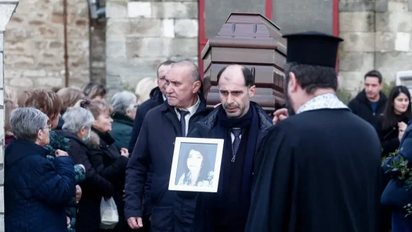 Βιολάντα: «Δεν ήταν ατύχημα, ήταν προϊόν αμέλειας και αδιαφορίας» – Ο ανατριχιαστικός επικήδειος του γιου της Αγάπης Μπουνόβα