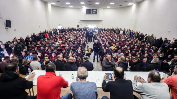 Αγρότες: Φτιάχνουν δύο επιτροπές για τη συνάντηση με τον Μητσοτάκη – Προειδοποιούν για κλιμάκωση χωρίς προηγούμενο αν δεν βγουν ικανοποιημένοι