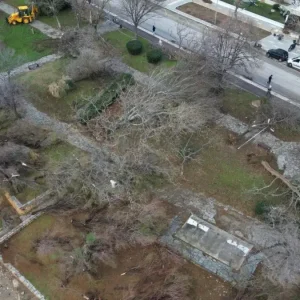 Αλεξανδρούπολη: Σε κατάσταση έκτακτης ανάγκης λόγω του καταστροφικού ανεμοστρόβιλου – Πάνω από 220 οι πληγέντες