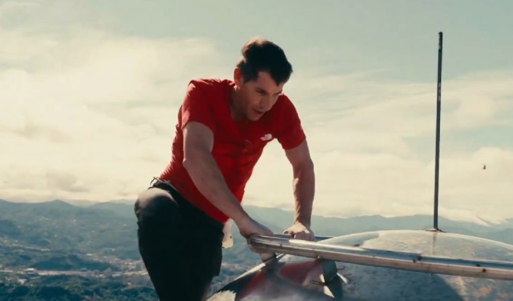 Γνωστός αναρριχητής σκαρφάλωσε χωρίς σκοινί ένα από τα ψηλότερα κτίρια στον κόσμο ύψους 508 μ. στην Ταϊπέι