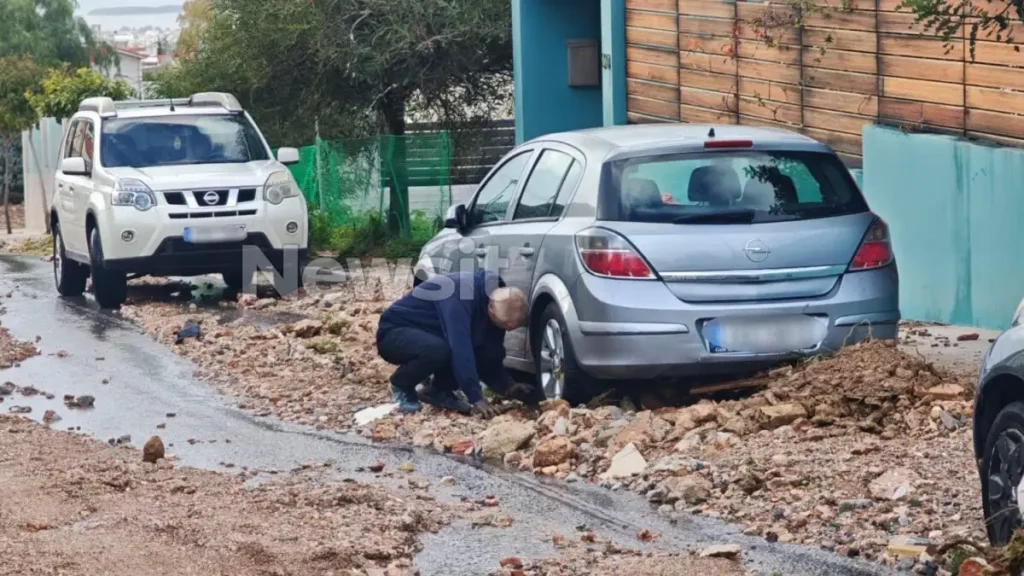 Άνω Γλυφάδα: Μαρτυρία σοκ για την νεκρή 56χρονη – «Μόνο τα πόδια της φαίνονταν» – Η επόμενη μέρα από φωτογραφίες