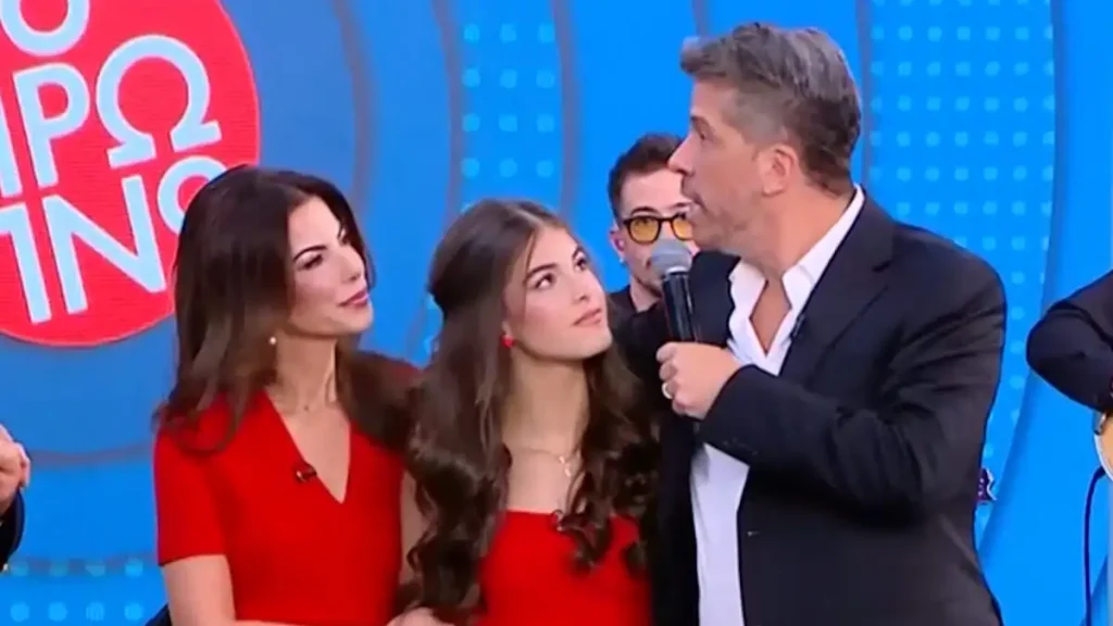 Χάρης Βαρθακούρης: Η 13χρονη κόρη του τραγούδησε για πρώτη φορά στην τηλεόραση – Η απίστευτη ομοιότητα με την μητέρα της, Αντελίνα