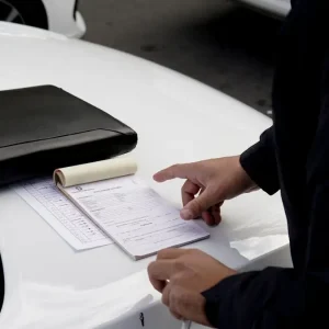 Κιλκίς: Βίντεο με 58χρονο που παρέσυρε και τραυμάτισε αστυνομικό επειδή του έκοψε κλήση