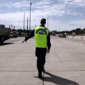 Χίος: Μεθυσμένος στρατιωτικός προκάλεσε φθορές σε περιπολικό και αντιστάθηκε στη σύλληψή του