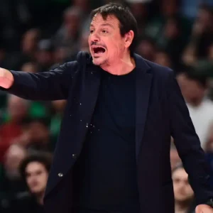 Εργκίν Αταμάν: «Έλεγαν πως είμαι Τούρκος και πρέπει να φύγω από την Ελλάδα»