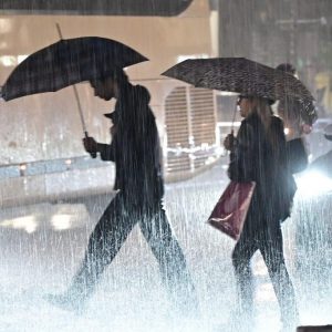 Έκτακτο δελτίο καιρού από την ΕΜΥ: Έρχονται ισχυρές βροχές και καταιγίδες - Οι 6 περιοχές που θα πλήξει η κακοκαιρία