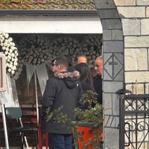 Τραγωδία στη Βιολάντα: Βουβός πόνος στο τελευταίο αντίο στην 56χρονη Αναστασία Νάσιου – Στο Γκριζάνο Τρικάλων η κηδεία της