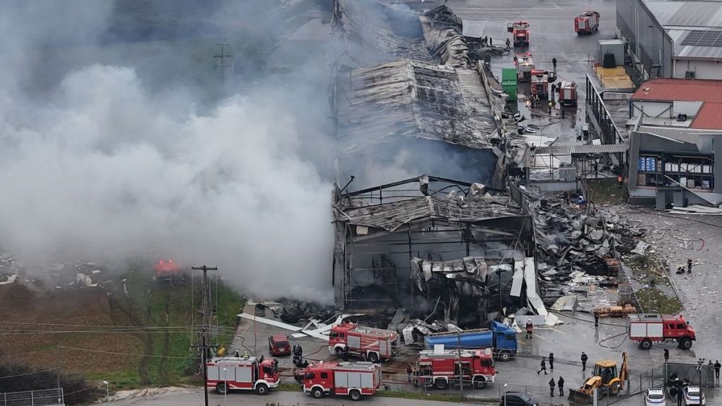 Πέντε εργαζόμενες έχασαν τη ζωή τους στη φονική πυρκαγιά του εργοστασίου στα Τρίκαλα (ΒΙΝΤΕΟ-ΦΩΤΟ)
