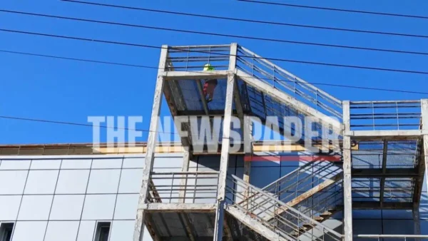 Συναγερμός στο νοσοκομείο Βόλου: Άνδρας απειλούσε να πέσει από τον 3ο όροφο