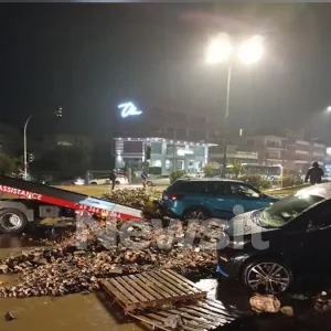 Κακοκαιρία: Εικόνες «Αποκάλυψης» στην Βούλα – Δρόμοι μέσα στη λάσπη, πολύωροι εγκλωβισμοί πολιτών, έκλεισε η Ποσειδώνος