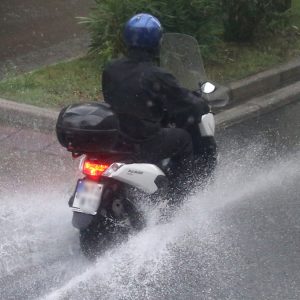 Έκτακτα μέτρα για την προστασία των εργαζομένων από τα ακραία καιρικά φαινόμενα