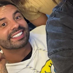 Απίστευτη, αλλά αληθινή ιστορία - Ο γνωστός ποδοσφαιριστής είναι 33 ετών και η κόρη του 22 (ΦΩΤΟ)