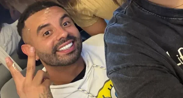 Απίστευτη, αλλά αληθινή ιστορία - Ο γνωστός ποδοσφαιριστής είναι 33 ετών και η κόρη του 22 (ΦΩΤΟ)