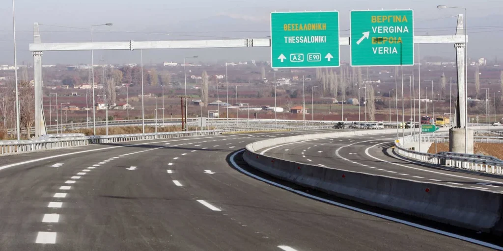 89χρονος κινούνταν επί 10 χλμ ανάποδα στην Εγνατία - Προκάλεσε τροχαίο με τραυματισμό