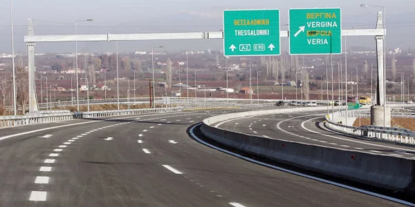 89χρονος κινούνταν επί 10 χλμ ανάποδα στην Εγνατία - Προκάλεσε τροχαίο με τραυματισμό