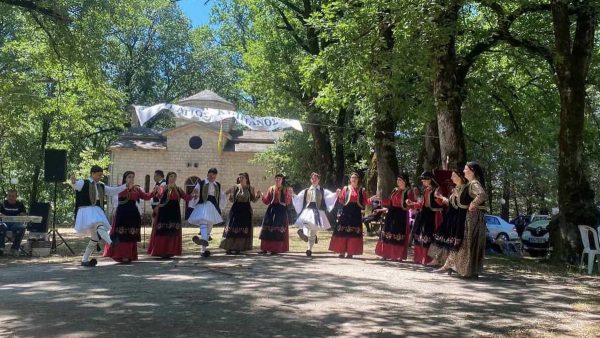 Με τη Γιώτα Γρίβα ο ετήσιος χορός του Συλλόγου Κλειτσιωτών Ν. Φθιώτιδας "Ο Άγιος Κυπριανός"