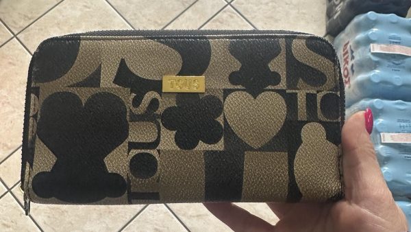 Βρέθηκε γυναικείο πορτοφόλι στη Λαμία - Μήπως το ψάχνετε;