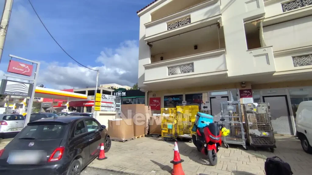 Βριλήσσια: «Την χτύπησε με το αυτοκίνητό του και έφυγε» λέει υπάλληλος των ΕΛΤΑ για το περιστατικό με συνάδελφό της