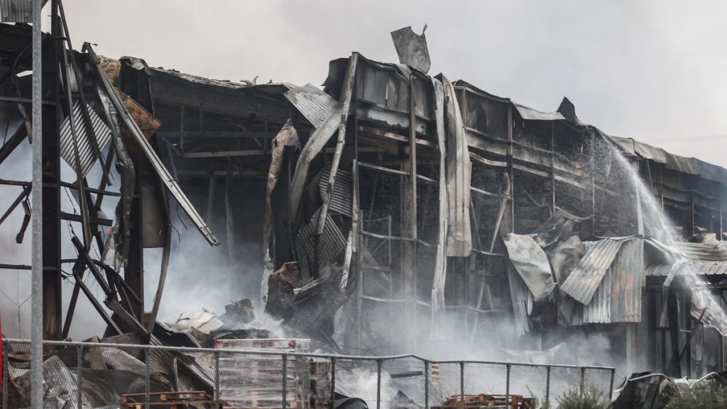 Έκρηξη στη βιομηχανία «Βιολάντα»: «Είχε τρία παιδιά, είναι σε άθλια ψυχολογική κατάσταση» λέει η αδερφή εργαζόμενης που σκοτώθηκε