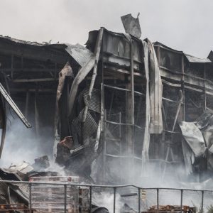 Έκρηξη στη βιομηχανία «Βιολάντα»: «Είχε τρία παιδιά, είναι σε άθλια ψυχολογική κατάσταση» λέει η αδερφή εργαζόμενης που σκοτώθηκε