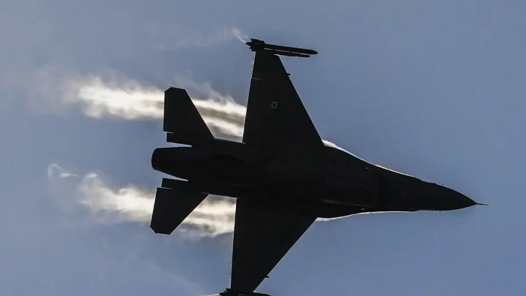 Η Πολεμική Αεροπορία προχωράει σε αναβάθμιση των F-16 Block 50 σε Viper – Ο χρόνος πιέζει και τα περιθώρια στενεύουν