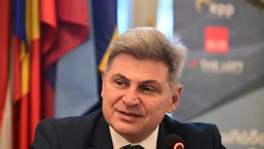 Νικόλας Φαραντούρης: Και επίσημα εκτός ΣΥΡΙΖΑ – Διαγραφή και από το κόμμα, μετά την αποπομπή από την ευρωομάδα