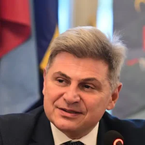 Νικόλας Φαραντούρης: Και επίσημα εκτός ΣΥΡΙΖΑ – Διαγραφή και από το κόμμα, μετά την αποπομπή από την ευρωομάδα