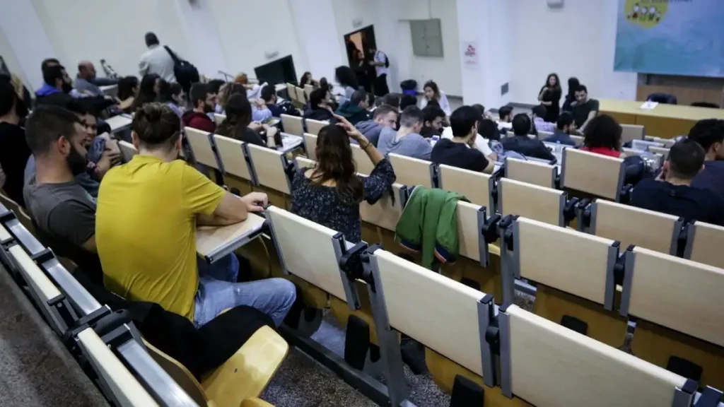 Διεγράφησαν πάνω από 300.000 «αιώνιοι» φοιτητές από τα Ελληνικά Πανεπιστήμια