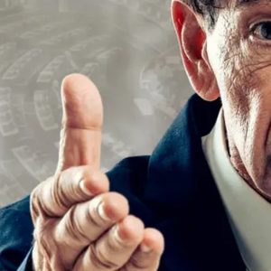 ΔΗΠΕΘΕ Ρούμελης: Το Σάββατο η θεατρική παράσταση «Εκτός ύλης reloaded» με τον Γεράσιμο Σκιαδαρέση