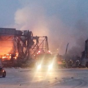 Μεγάλη πυρκαγιά στην μπισκοτοβιομηχανία «ΒΙΟΛΑΝΤΑ» στα Τρίκαλα - Αγνοούνται εργαζόμενοι - Δείτε εικόνες