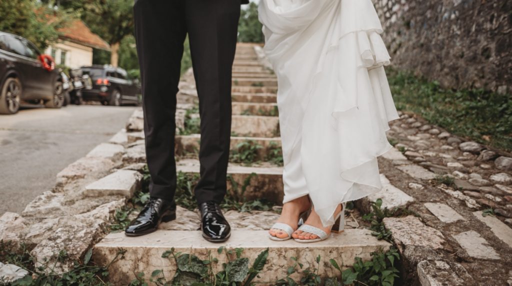 Ακυρώθηκε γάμος επειδή οι όρκοι γράφτηκαν με ChatGPT: Έλειπε υποχρεωτική φράση