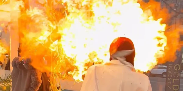 Εφιαλτικά γενέθλια: Μπαλόνια πήραν φωτιά μπροστά στο πρόσωπο της εορτάζουσας