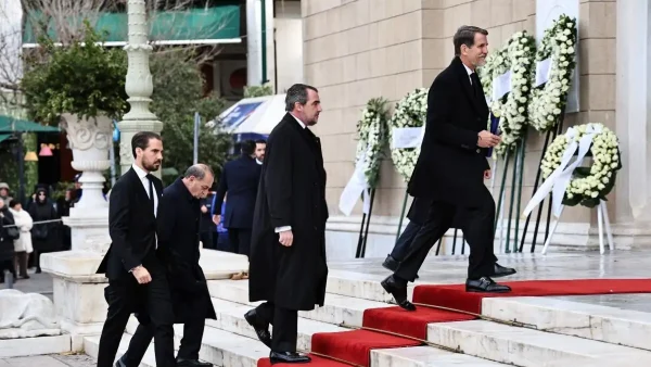 Πριγκίπισσα Ειρήνη: Η σορός της στο παρεκκλήσι της Μητρόπολης Αθηνών – Το λαϊκό προσκύνημα και η ταφή δίπλα στον αδερφό της Κωνσταντίνο