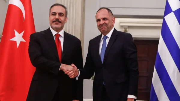 Τηλεφωνική επικοινωνία Γεραπετρίτη με Φιντάν: Στο επίκεντρο διμερείς σχέσεις και περιφερειακές εξελίξεις