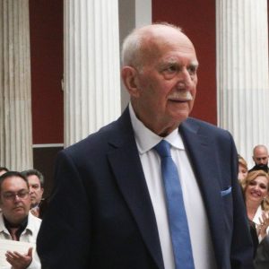 «Καλό σου ταξίδι, δεν θα ξεχαστείς ποτέ»: Χατζηνικολάου, Λιάγκας, Αρναούτογλου κι άλλοι άνθρωποι της τηλεόρασης αποχαιρετούν τον Γιώργο Παπαδάκη