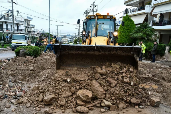 Δήμαρχος Γλυφάδας: Οι εργασίες υπογειοποίησης καλωδίων που πραγματοποιήθηκαν την άνοιξη δημιούργησαν σαθρό έδαφος