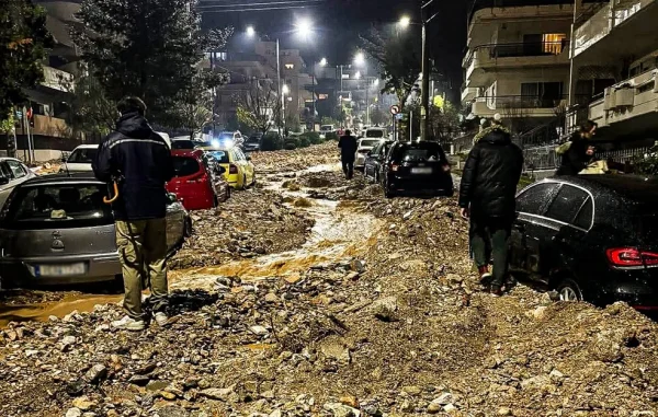 Καλλιάνος για Άνω Γλυφάδα: Για 40 χρόνια δεν έχει ξανασυμβεί κάτι αντίστοιχο εδώ – Οι φωτογραφίες που ανήρτησε