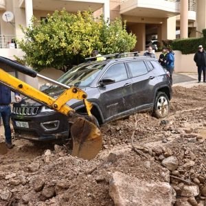 Κακοκαιρία: «Αυτό που έγινε δεν το έχουμε ξαναζήσει», λέει ο δήμαρχος Γλυφάδας