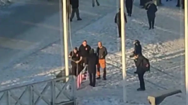 Γροιλανδία: Άνδρας προσπάθησε να υψώσει σημαία των ΗΠΑ έξω από πολιτιστικό κέντρο στο Νουούκ