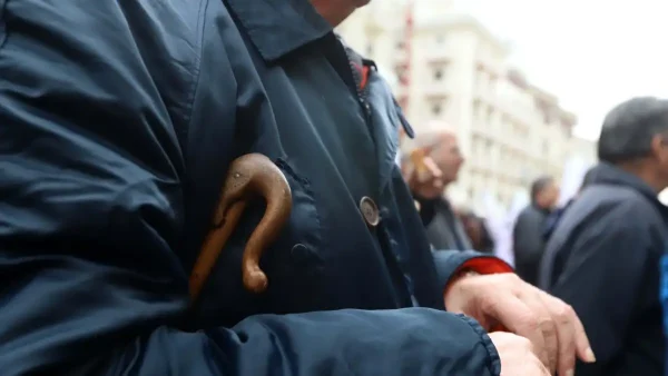 Θεσσαλονίκη: Μεθυσμένος χτύπησε και τραυμάτισε ηλικιωμένο στο κέντρο της πόλης