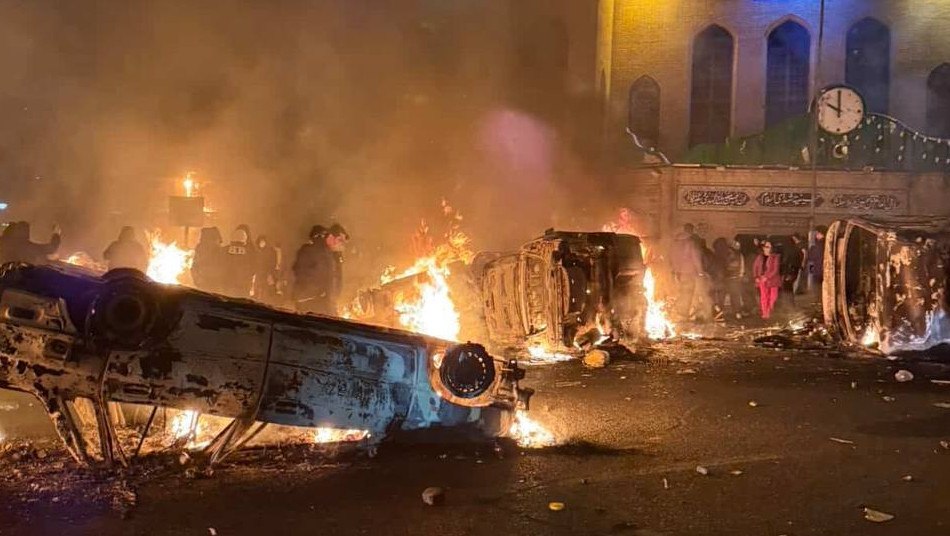 Ιράν: Μαρτυρίες για πάνω από 200 νεκρούς στις διαδηλώσεις – Φουντώνει η λαϊκή οργή