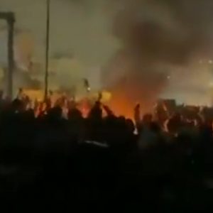 Η κυβέρνηση του Ιράν επιμένει πως η κατάσταση είναι «υπό πλήρη έλεγχο» παρά τους εκατοντάδες νεκρούς διαδηλωτές