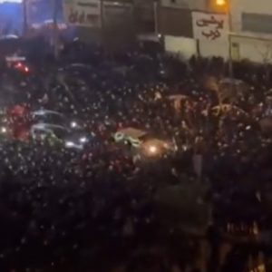 Σκηνικό τρόμου στο Ιράν: Διαδηλωτές αντιμέτωποι με τη θανατική ποινή - «Θα αναλάβουμε δράση» απειλεί ο Τραμπ